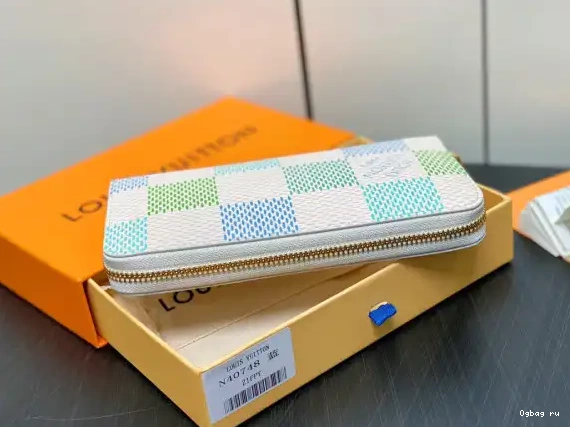 cm LOUIS VUITTON WALLET-19.5*10.5*2.5 ZIPPY 0521